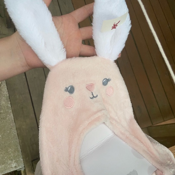 Bunny robe includes 3 washcloths brand new super cute and soft 0-9 months - Picture 7 of 7